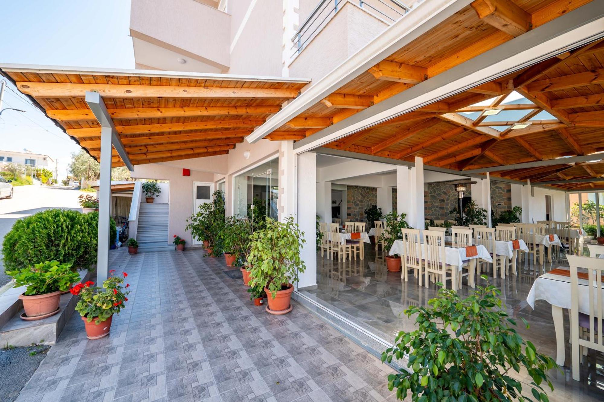 Aleksander Aparthotel Ksamil Ngoại thất bức ảnh