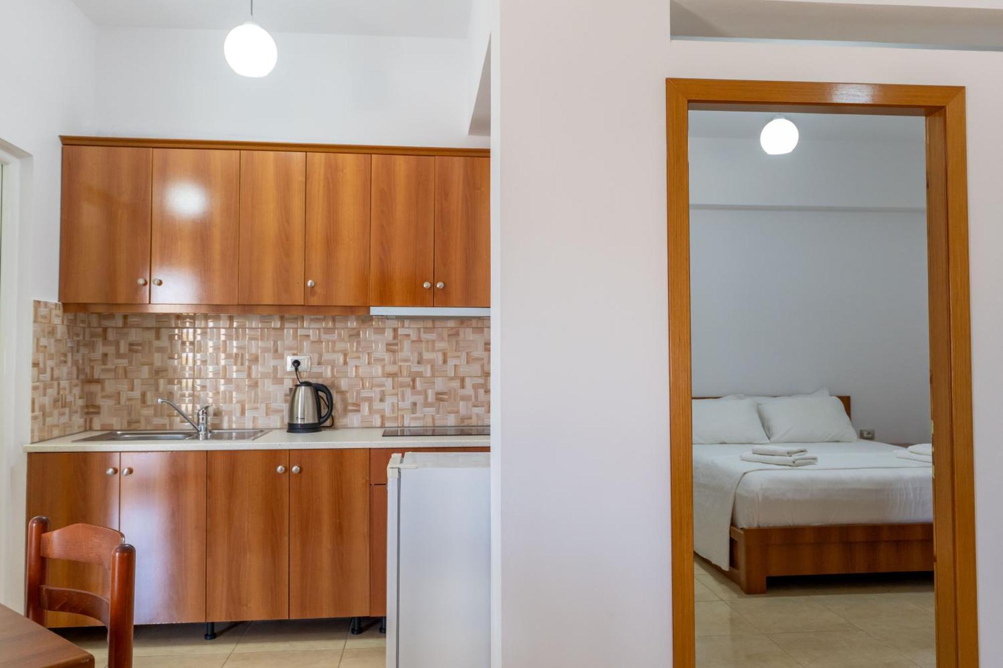 Aleksander Aparthotel Ksamil Ngoại thất bức ảnh