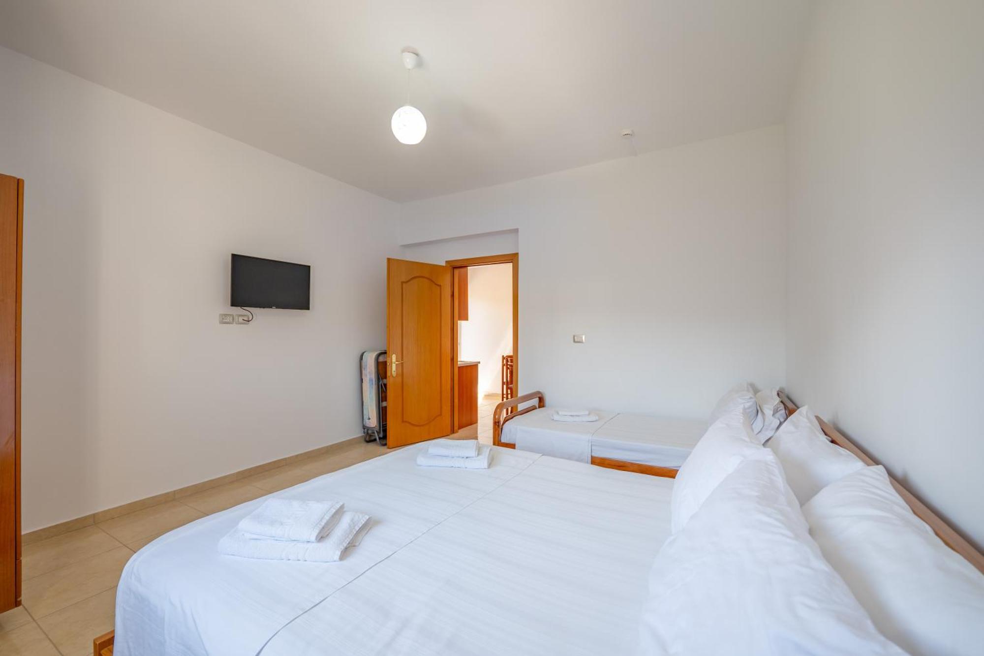 Aleksander Aparthotel Ksamil Ngoại thất bức ảnh