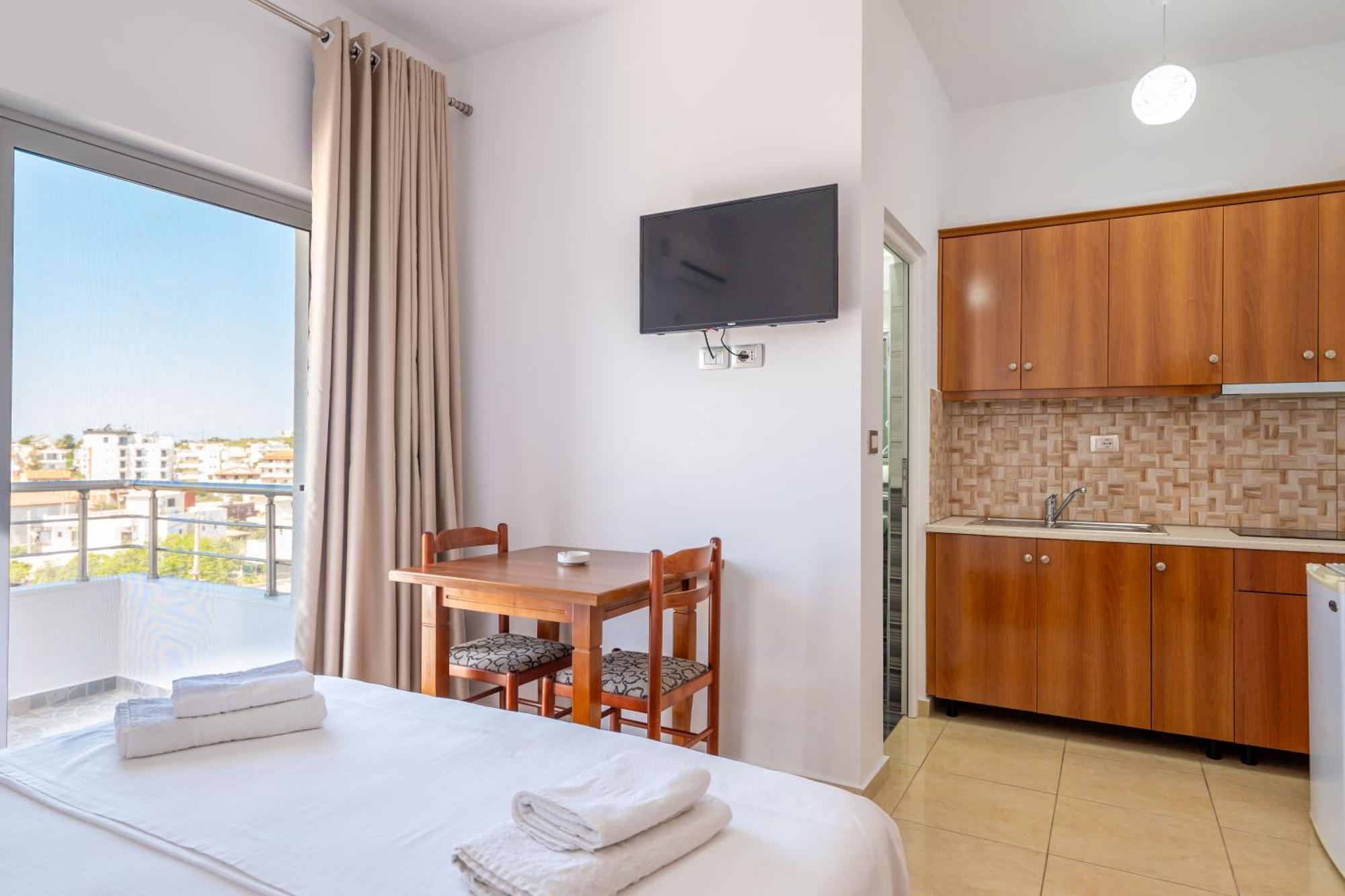 Aleksander Aparthotel Ksamil Ngoại thất bức ảnh