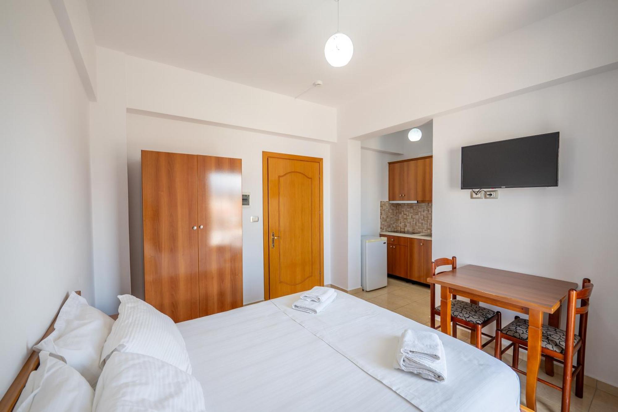 Aleksander Aparthotel Ksamil Ngoại thất bức ảnh