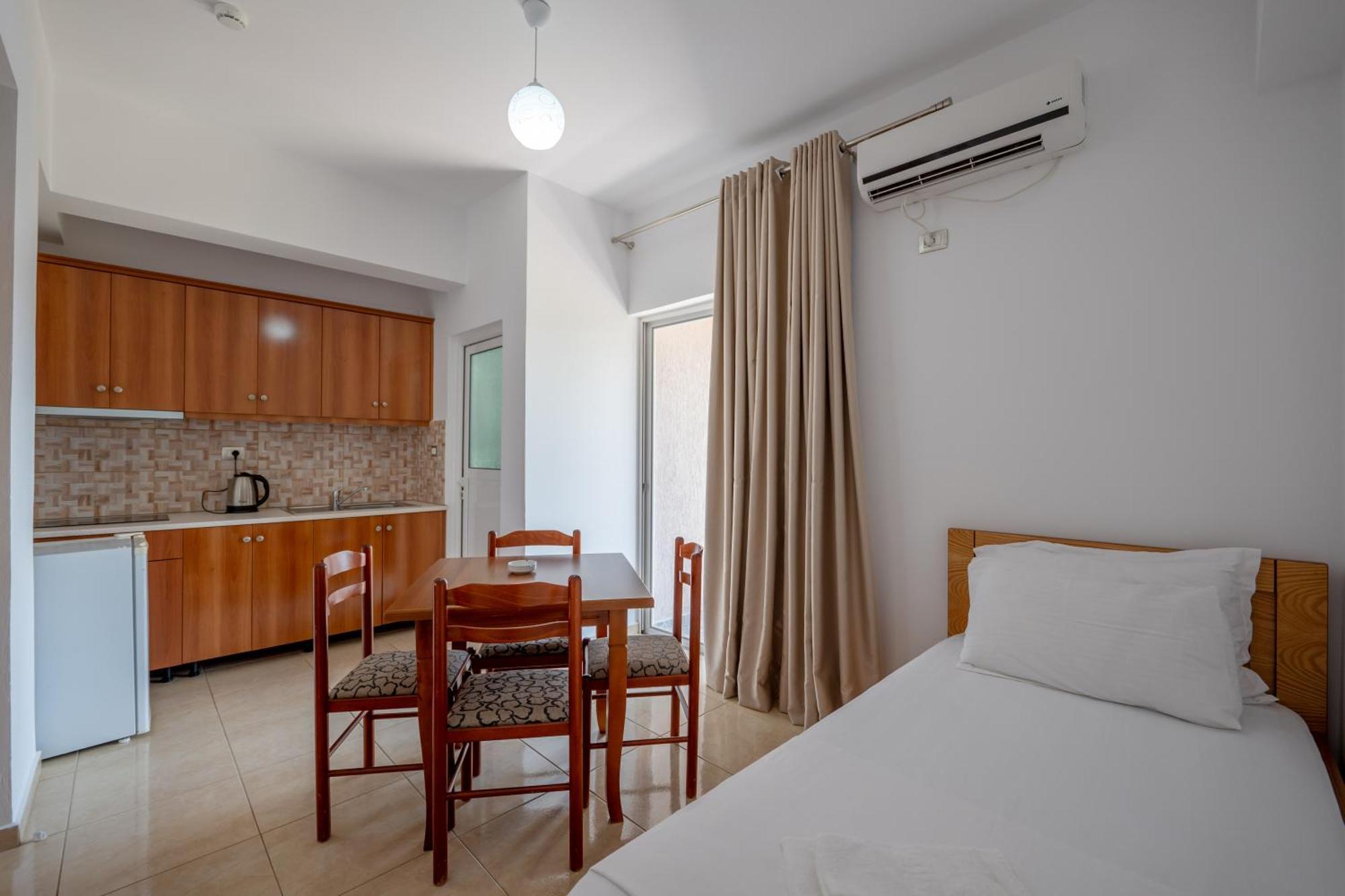Aleksander Aparthotel Ksamil Ngoại thất bức ảnh